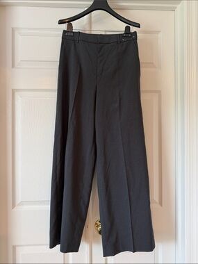 Uniqlo Wide Leg Trousers in Charcoal Gray